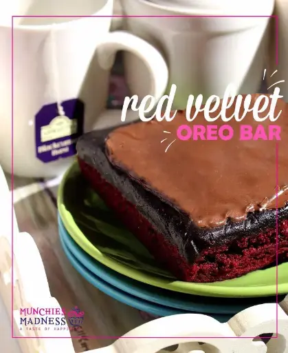 Red Velvet Oreo Chocolate Medium Brownie